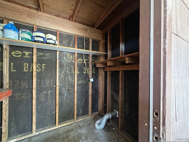 5127 VILLAGE GREEN, San Antonio, TX 78218