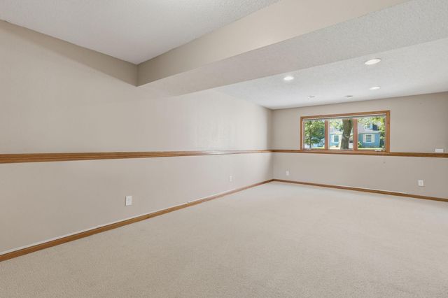 6812 44th Avenue N, Crystal, MN 55428