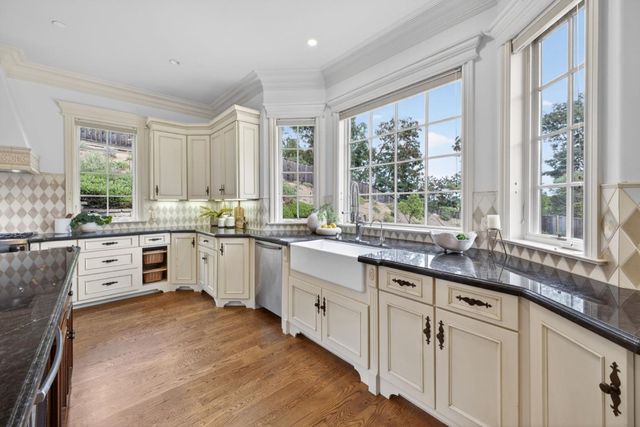 15 Jewell Place, Hillsborough, CA 94010
