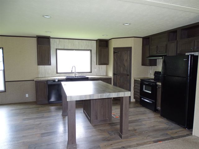 1123 Market Street, Tye, TX 79563