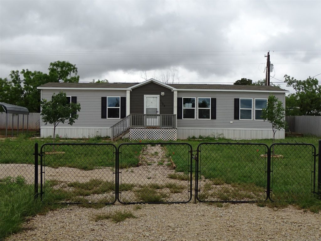 1123 Market Street, Tye, TX 79563