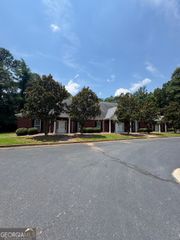 1561- 1565 N Highway 42, Mcdonough, GA 30253