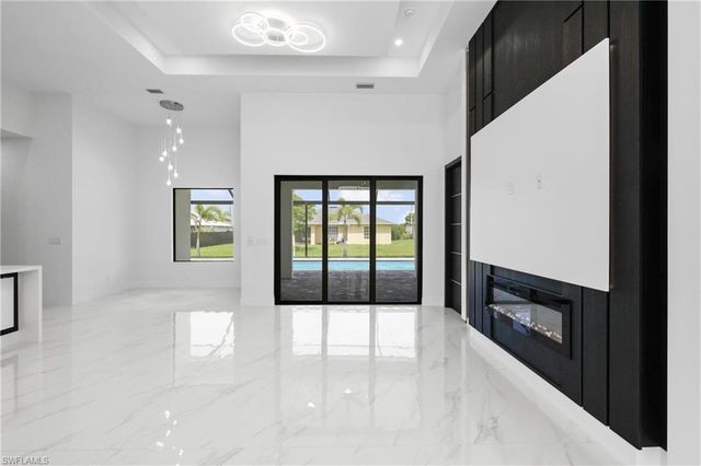 2422 Nelson RD N, Cape Coral, FL 33993