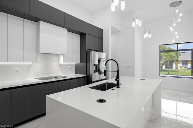 2422 Nelson RD N, Cape Coral, FL 33993