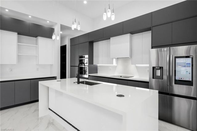 2422 Nelson RD N, Cape Coral, FL 33993