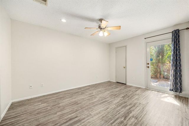 1748 Ohlen RD 42, Austin, TX 78757