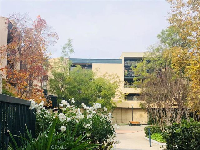 4499 N Via Marisol 314, Los Angeles, CA 90042