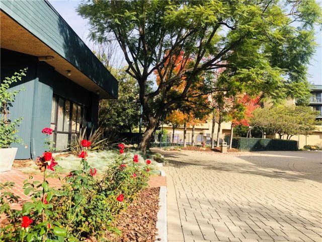 4499 N Via Marisol 314, Los Angeles, CA 90042