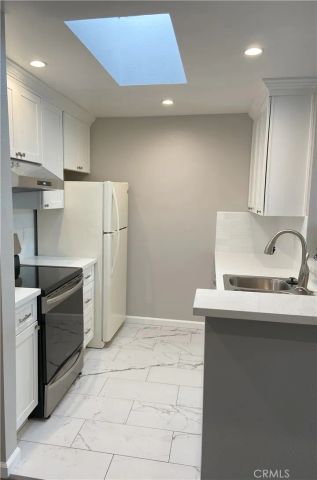4499 N Via Marisol 314, Los Angeles, CA 90042
