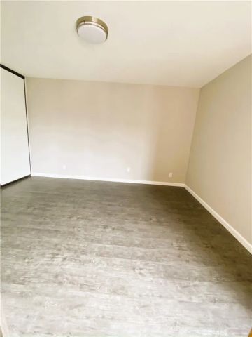 4499 N Via Marisol 314, Los Angeles, CA 90042