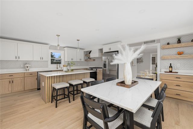 63 Aspen Road, South Kingstown, RI 02879