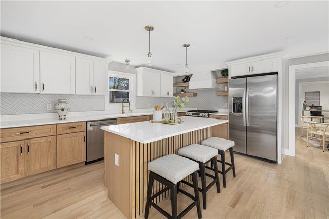 63 Aspen Road, South Kingstown, RI 02879