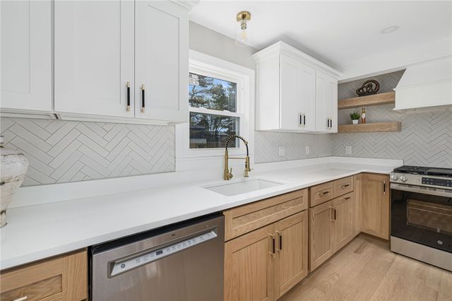 63 Aspen Road, South Kingstown, RI 02879