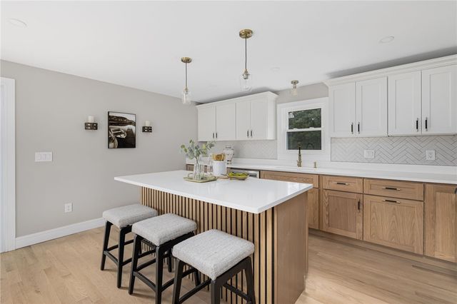 63 Aspen Road, South Kingstown, RI 02879