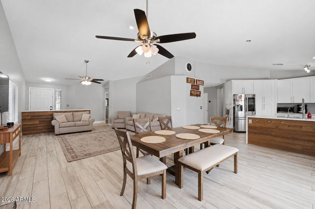 Image 2 of property listing at 663 E JASMINE Circle, Mesa, AZ 85203