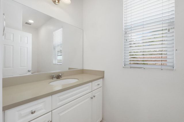 601 Calle Vibrante, Palm Desert, CA 92211