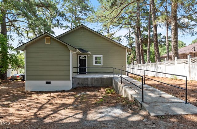 726 W M Street, Erwin, NC 28339