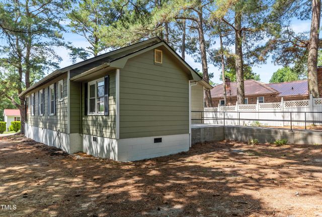 726 W M Street, Erwin, NC 28339