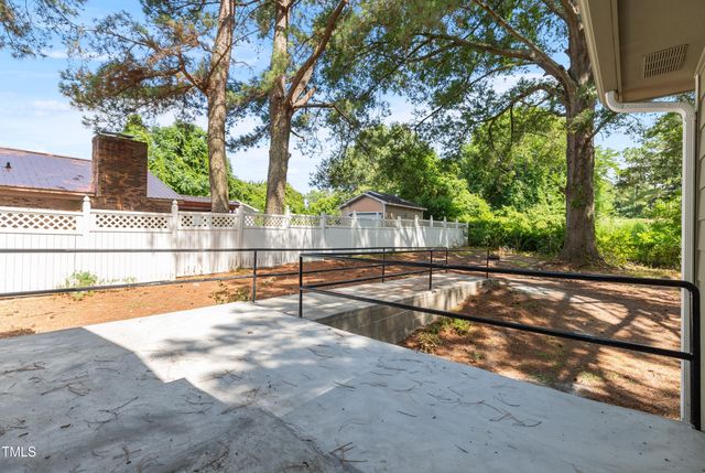 726 W M Street, Erwin, NC 28339