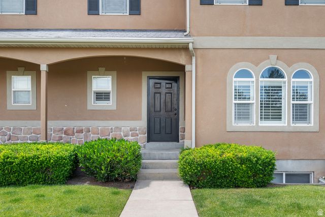5196 W DOVE CREEK LN, West Jordan, UT 84081