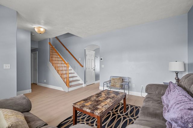 5196 W DOVE CREEK LN, West Jordan, UT 84081