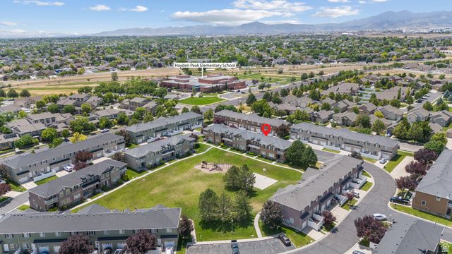 5196 W DOVE CREEK LN, West Jordan, UT 84081