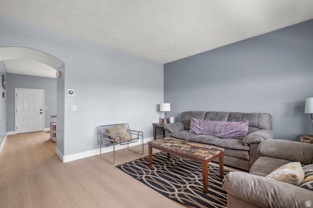 5196 W DOVE CREEK LN, West Jordan, UT 84081