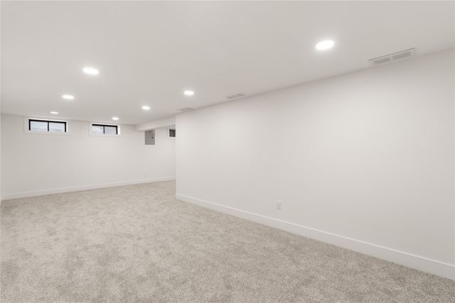 1901 W 4th Avenue, Indianola, IA 50125