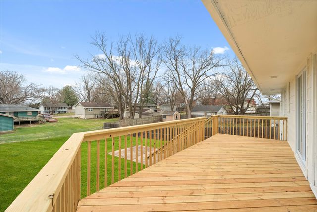 1901 W 4th Avenue, Indianola, IA 50125