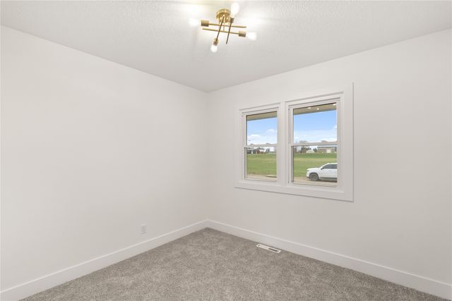 1901 W 4th Avenue, Indianola, IA 50125