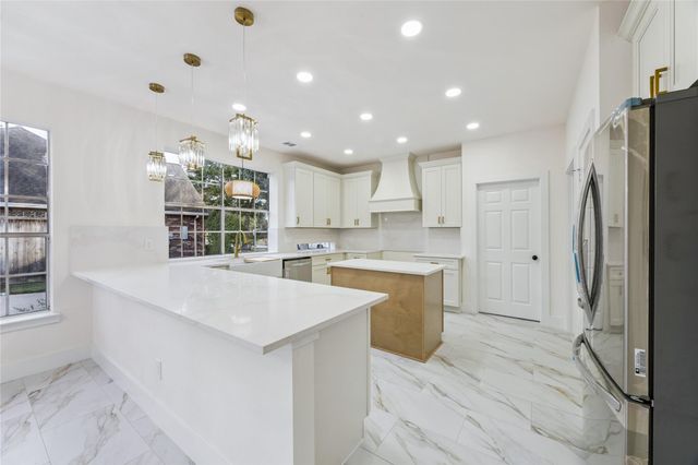 1404 Blueberry Lane, Friendswood, TX 77546