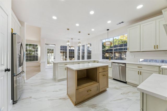 1404 Blueberry Lane, Friendswood, TX 77546