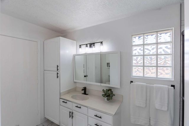 3213 SUE Circle SE, Rio Rancho, NM 87124