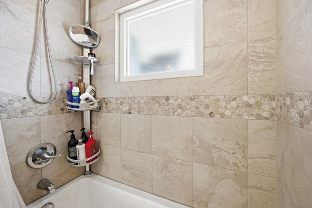 105 24th Avenue N, Fargo, ND 58102