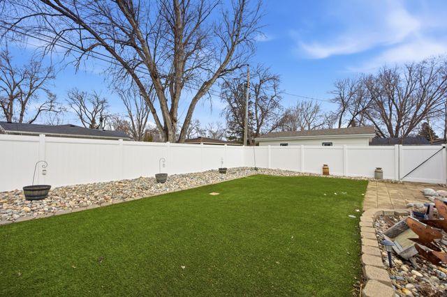 105 24th Avenue N, Fargo, ND 58102