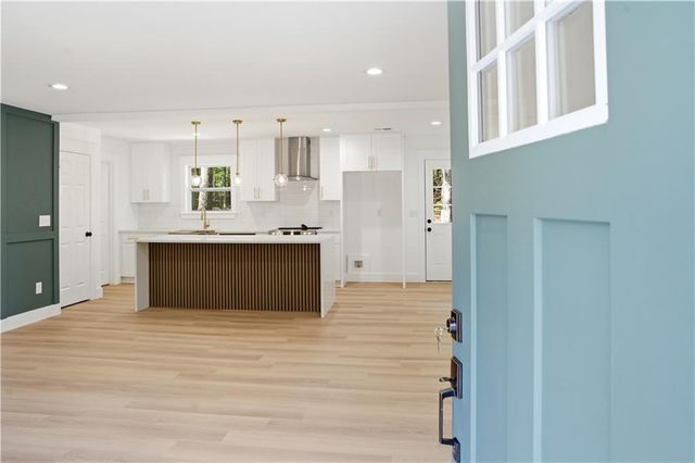 2598 Hencley Circle SW, Marietta, GA 30008