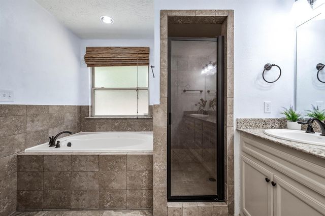 13722 Vail Drive, Montgomery, TX 77356