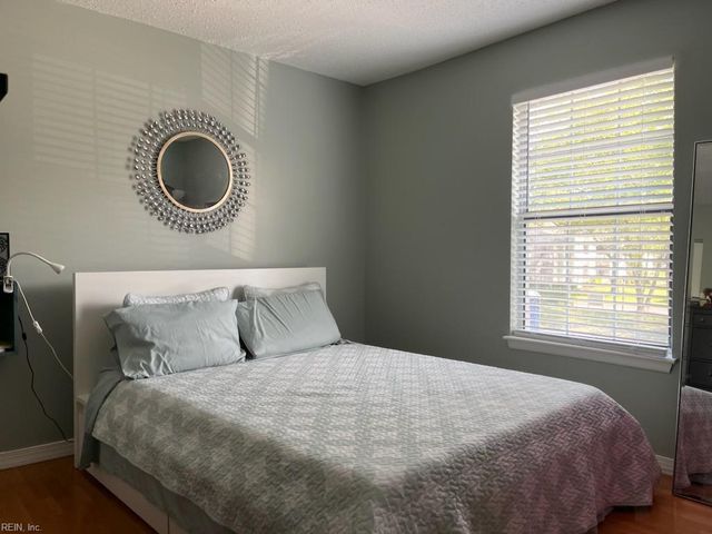 4126 Thalia Station CIR, Virginia Beach, VA 23452