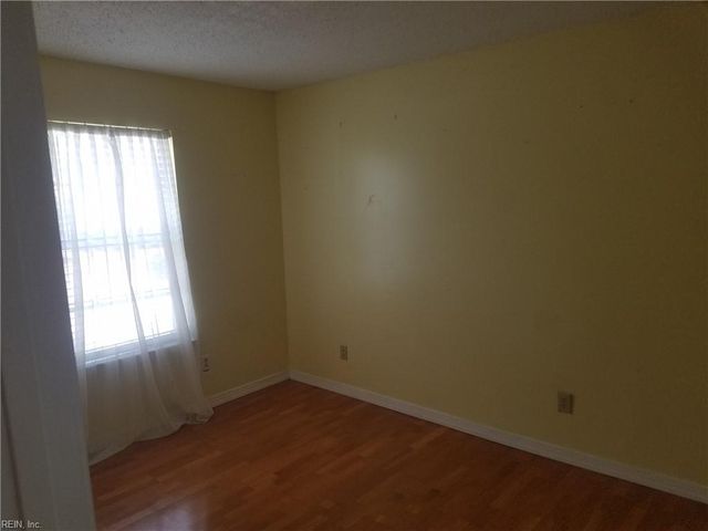 4126 Thalia Station CIR, Virginia Beach, VA 23452