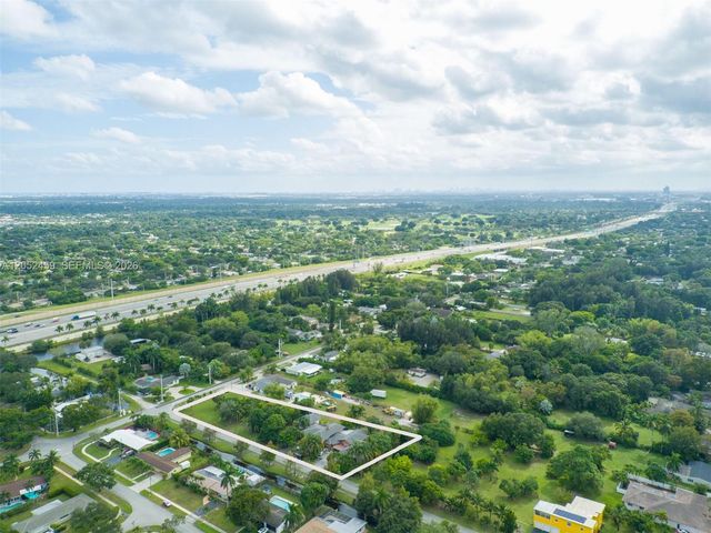 5400 Palm Tree Rd, Plantation, FL 33317