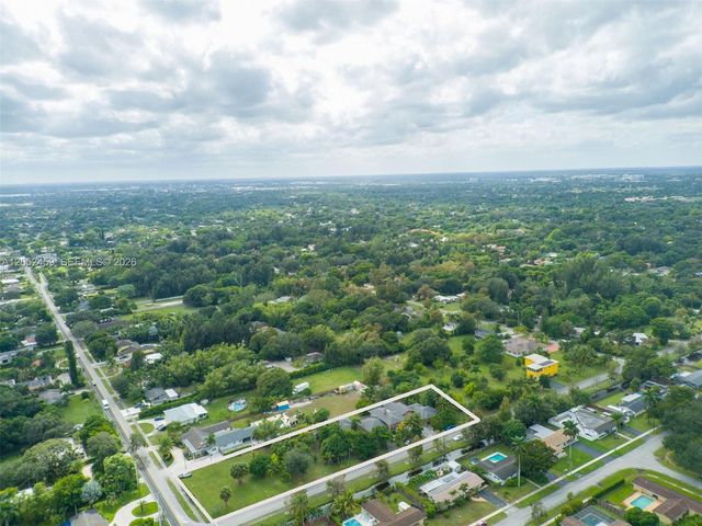 5400 Palm Tree Rd, Plantation, FL 33317