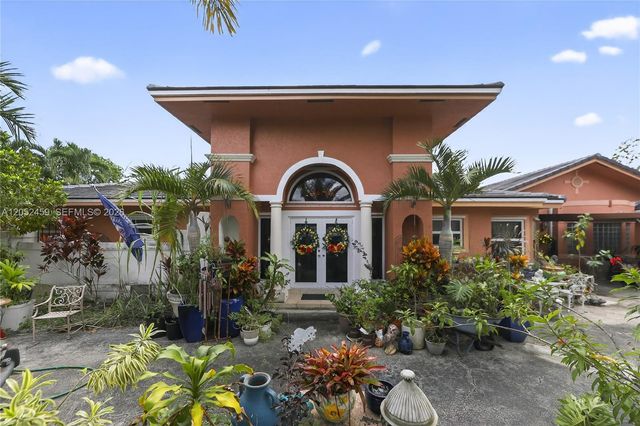 5400 Palm Tree Rd, Plantation, FL 33317