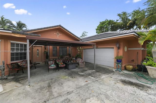 5400 Palm Tree Rd, Plantation, FL 33317