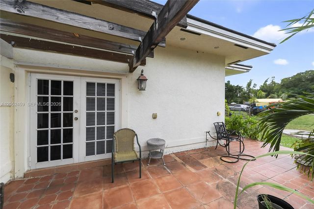 5400 Palm Tree Rd, Plantation, FL 33317