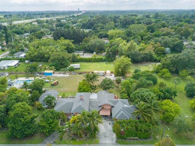 5400 Palm Tree Rd, Plantation, FL 33317