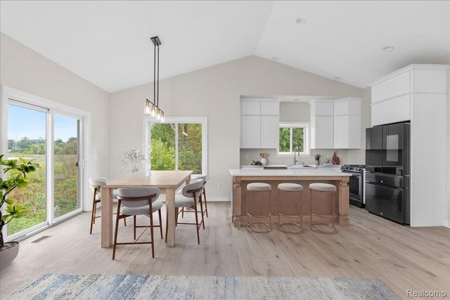 15157 Worden Rd., Groveland Township, MI 48442