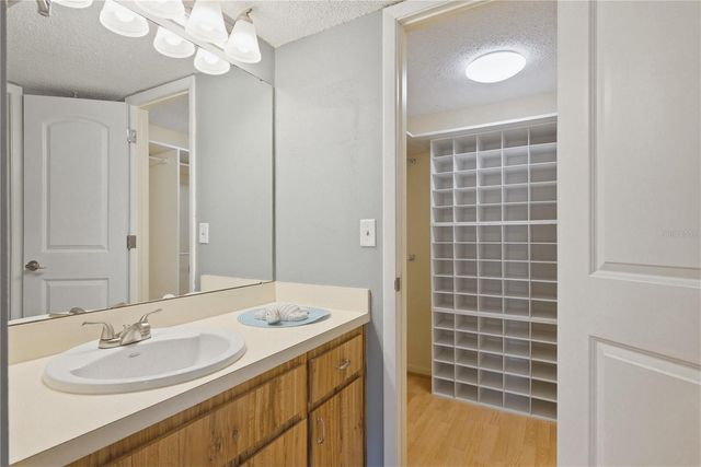 11201 122ND AVENUE 208, Largo, FL 33778