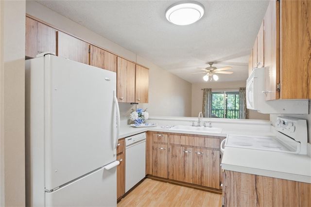 11201 122ND AVENUE 208, Largo, FL 33778