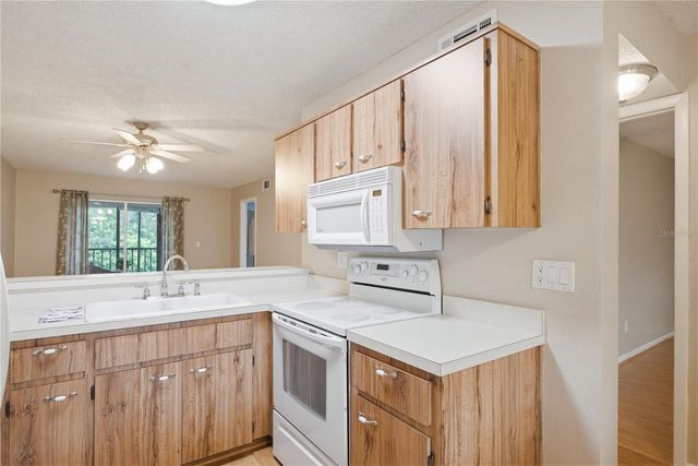 11201 122ND AVENUE 208, Largo, FL 33778