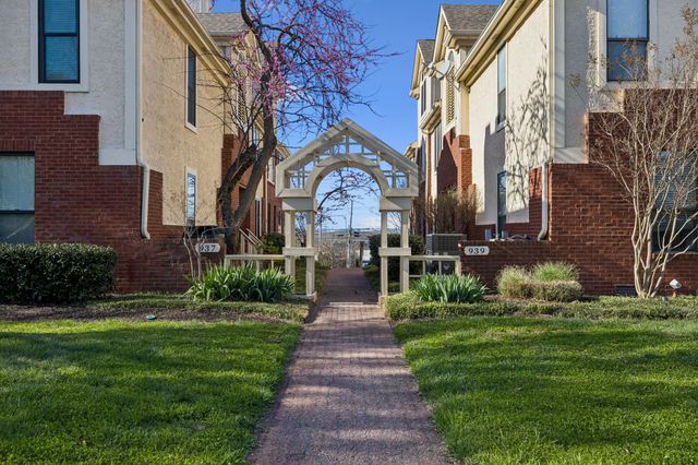 939 Russell St Apt 16, Nashville, TN 37206